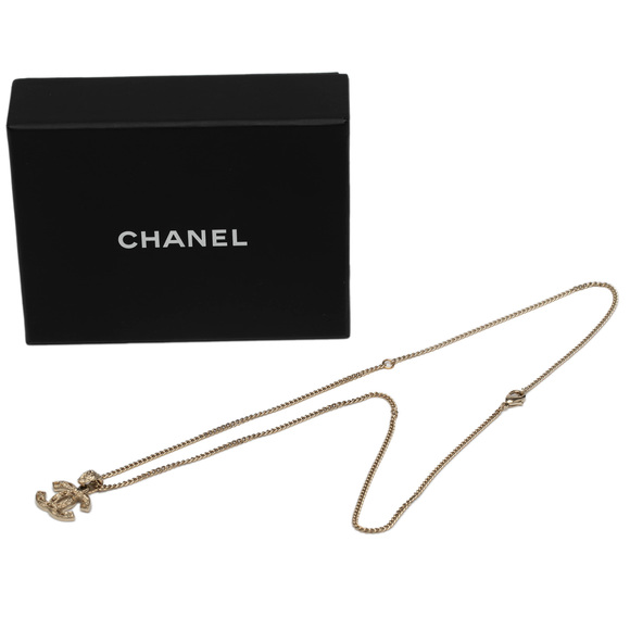 Pre-Loved Chanel Gold Plated CC Tweed Effect Pendant Necklace - Picture 4 of 5